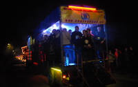 Parade beim H�ttenbuscher Nachtumzug (EWAP - ErnteWagenAbschlu�Party)