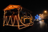 Parade beim H�ttenbuscher Nachtumzug (EWAP - ErnteWagenAbschlu�Party)