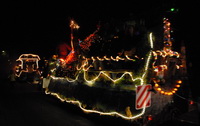 Parade beim H�ttenbuscher Nachtumzug (EWAP - ErnteWagenAbschlu�Party)