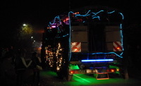 Parade beim H�ttenbuscher Nachtumzug (EWAP - ErnteWagenAbschlu�Party)