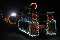 Parade beim H�ttenbuscher Nachtumzug (EWAP - ErnteWagenAbschlu�Party)
