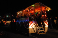 Parade beim H�ttenbuscher Nachtumzug (EWAP - ErnteWagenAbschlu�Party)