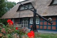 Alter Brunnen vor einem Bauernhaus in der Gemeinde Ritterhude