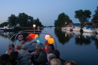 Lampion-Torfkahnfahrt auf der Hamme bei Ritterhude w�hrend der Hammenacht