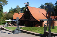 Schattenfiguren-Ausstellung von Stefan Szczesny am Kunstpark vor der Grossen Kunstschau und dem Kaffee Worpswede