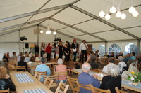Modenschau beim Sommerfest