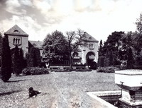 Blick aus dem Hoetger-Garten zum damaligen Brunnenhof um 1918