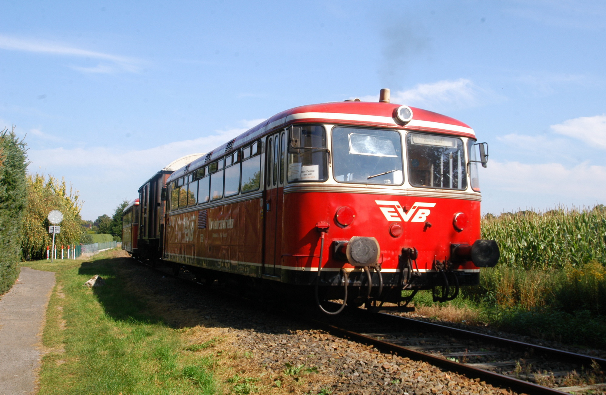 Bild zu Ausflugstipp: Gnarrenburg - 25 Jahre Moorexpress: evb-Jubiläum mit Zugtaufe