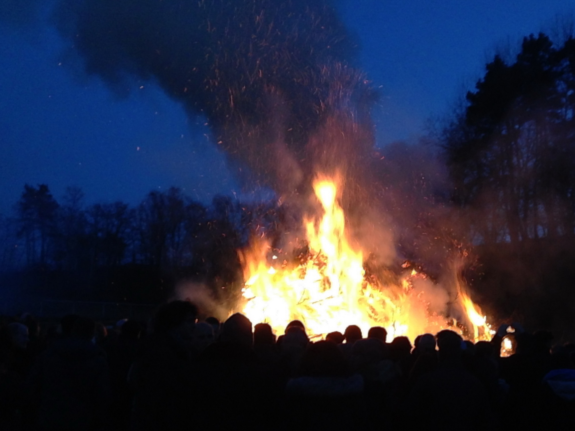 Bild zu Osterholz-Scharmbeck - Osterfeuer in Sandhausen