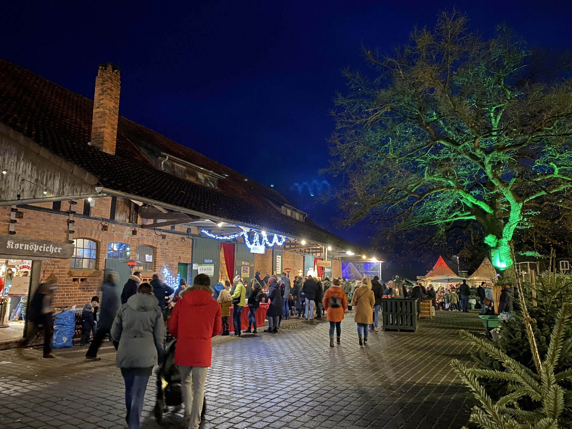 Bild zu Ausflugstipp: Langwedel-Etelsen - Etelser Weihnachtsmarkt auf Hof Beckröge