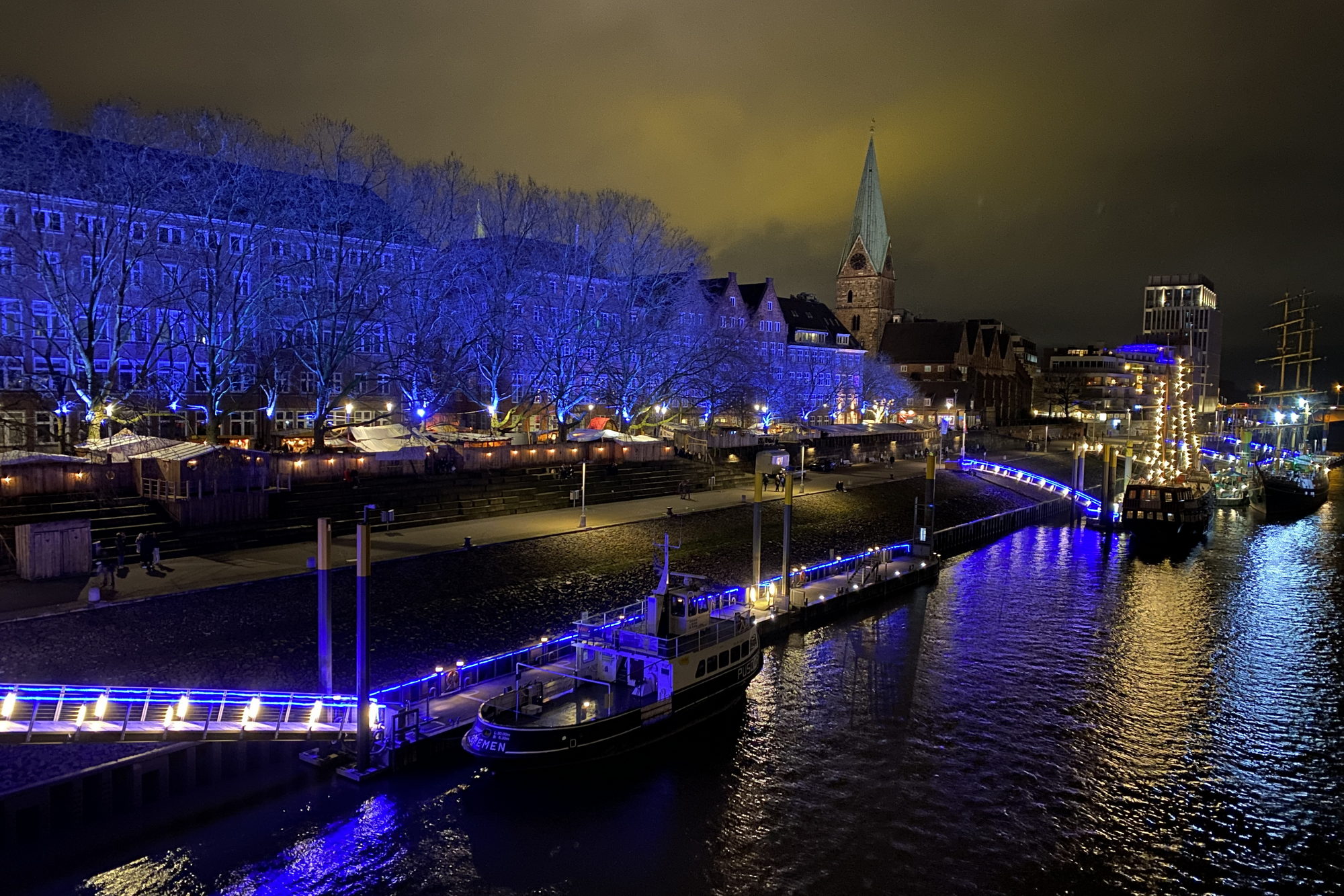 Bild zu Ausflugstipp: Bremen - Schlachte-Zauber / Weihnachtsmarkt der besonderen Art