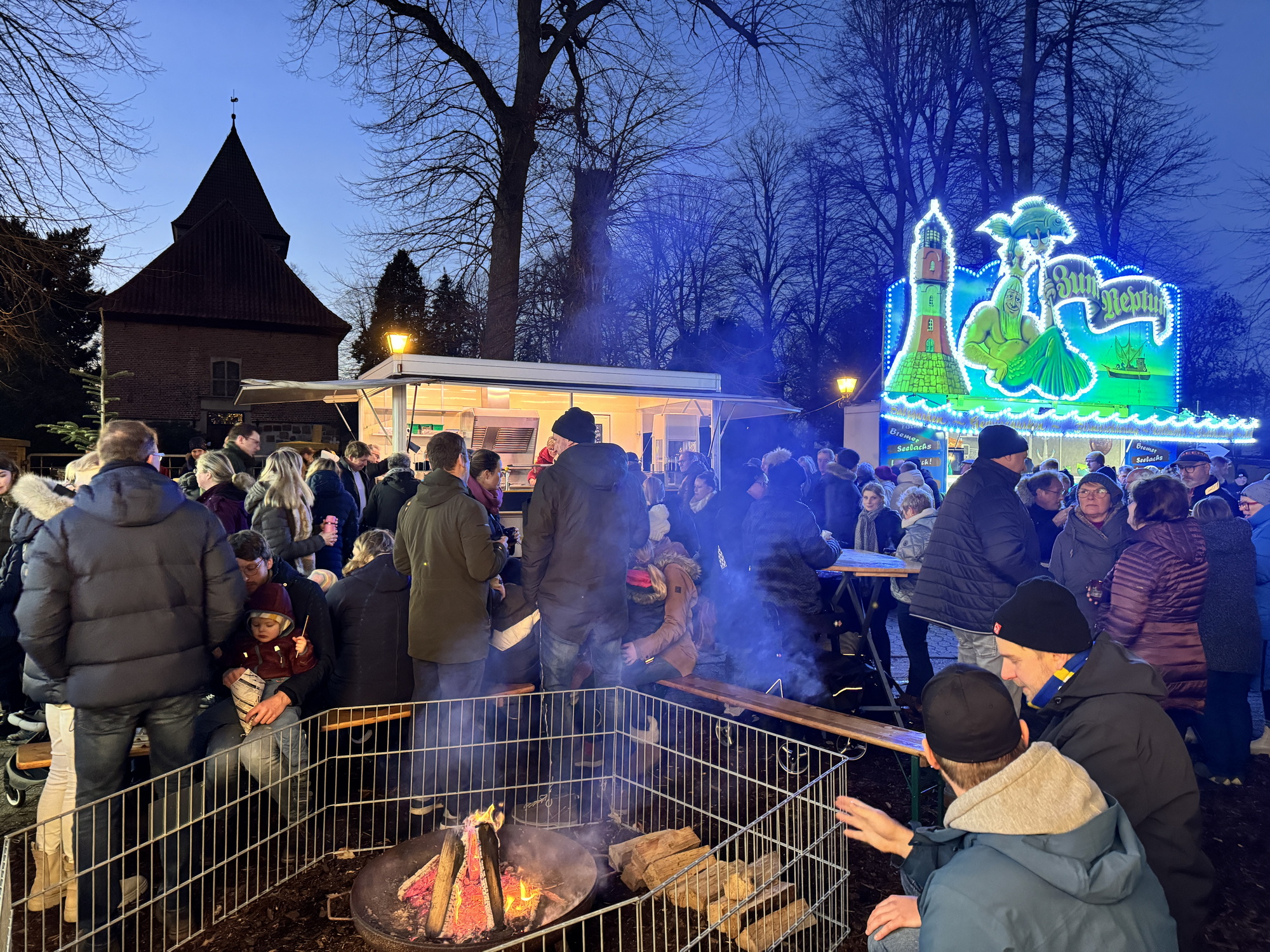 Bild zu Schwanewede - Weihnachtsmarkt in Neuenkirchen