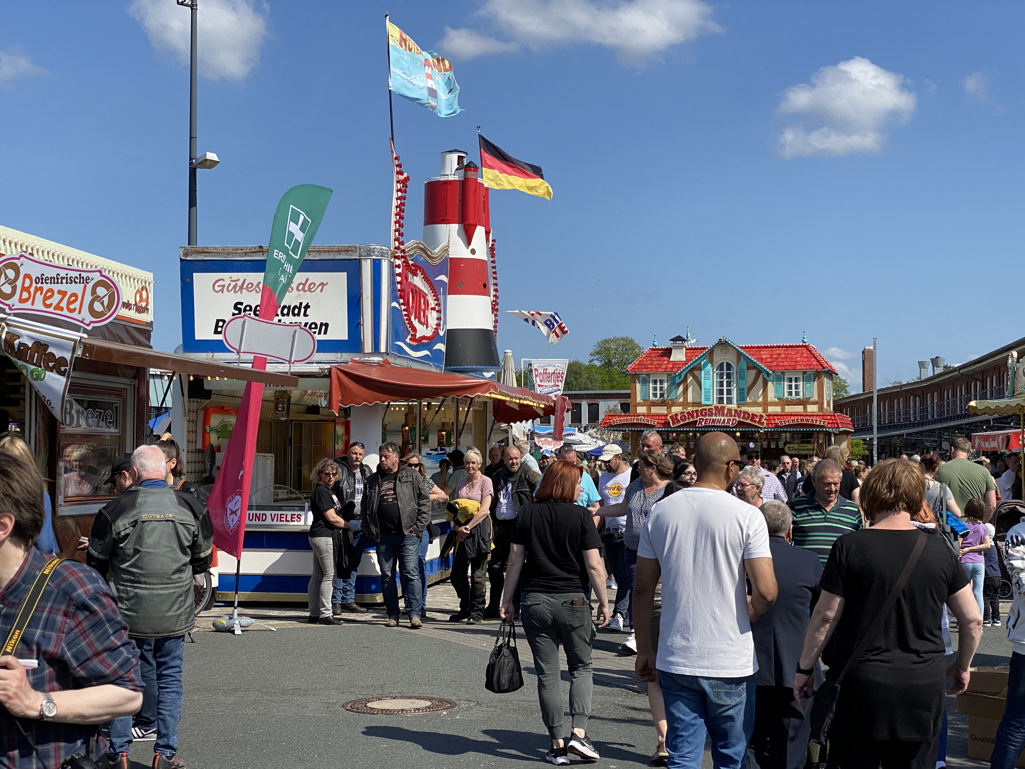 Bild zu Ausflugstipp: Bremerhaven - HafenSpektakel & Bremerhavener Matjestage