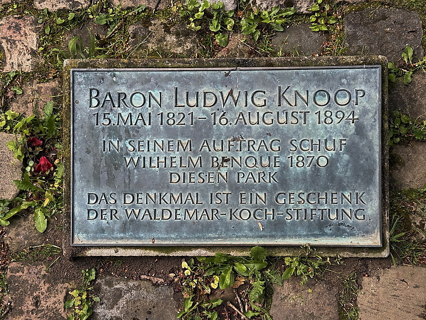 Denkmal zu Ehren Baron Ludwig Knoop (1821-1894)
