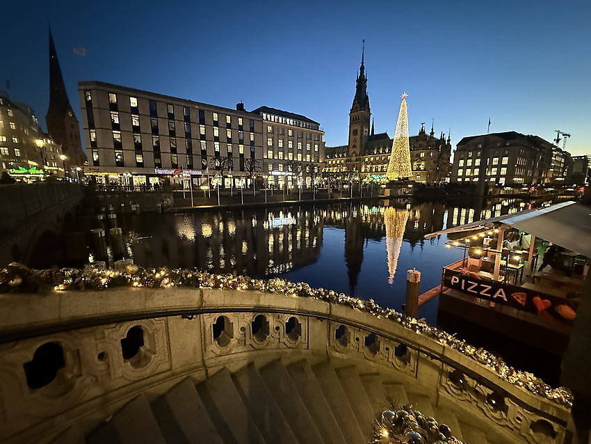 Ausflugstipp: Hamburg - Historischer Weihnachtsmarkt vor dem Rathaus – Bild 10