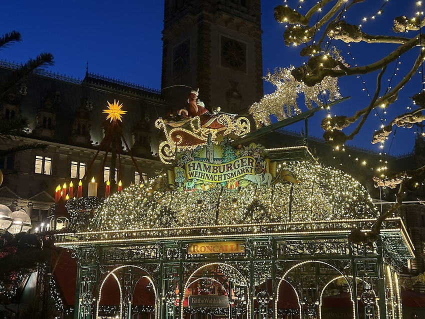 Ausflugstipp: Hamburg - Historischer Weihnachtsmarkt vor dem Rathaus – Bild 5
