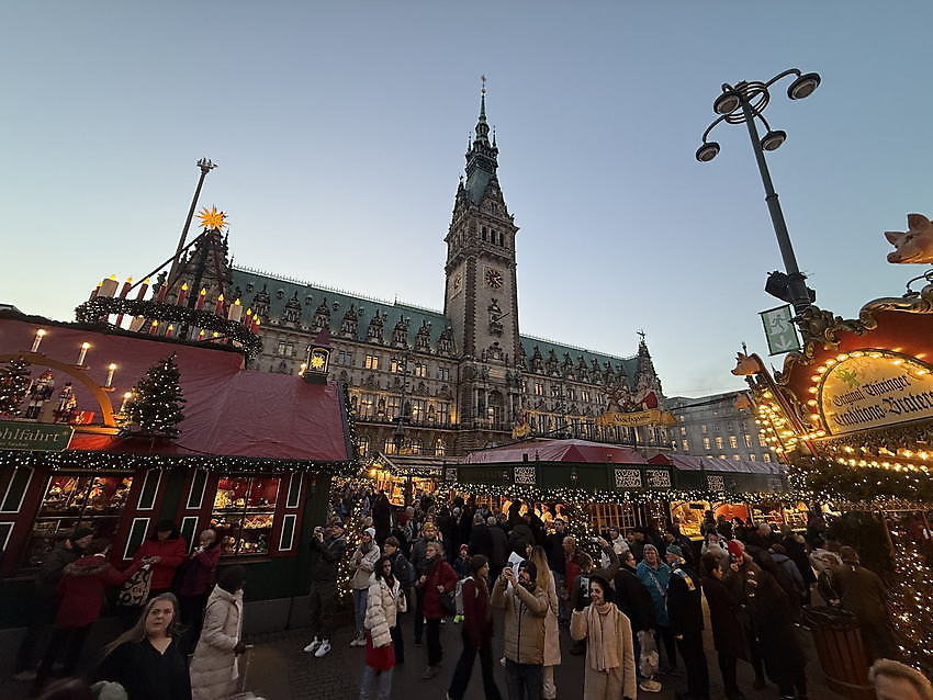 Ausflugstipp: Hamburg - Historischer Weihnachtsmarkt vor dem Rathaus – Bild 6