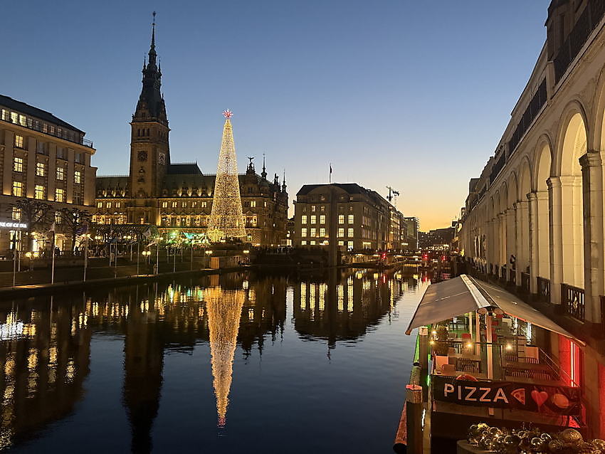 Ausflugstipp: Hamburg - Historischer Weihnachtsmarkt vor dem Rathaus – Bild 9